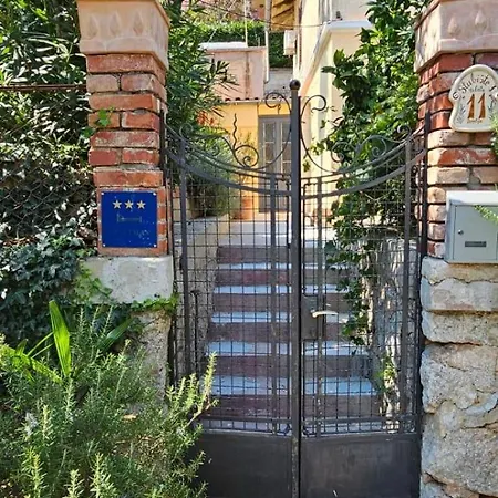Petite Provence Aux Mandarines אופטיה